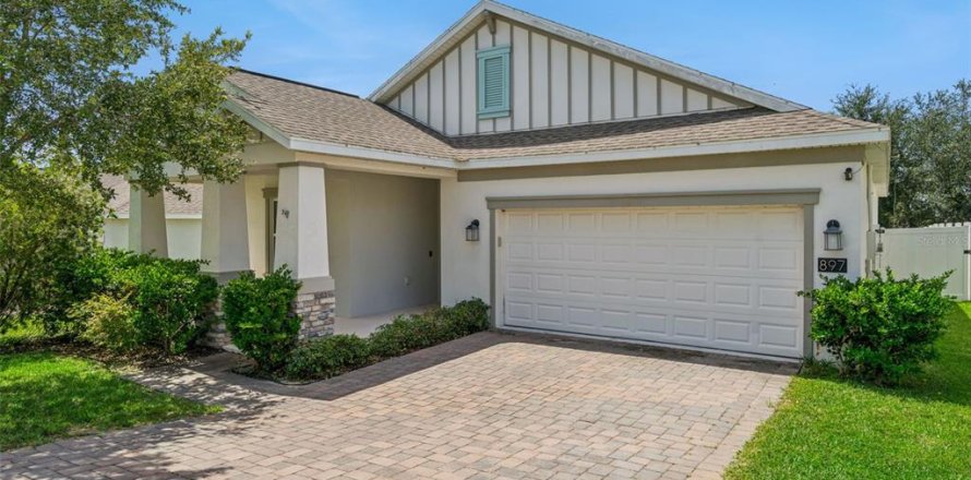 House in Groveland, Florida 3 bedrooms, 160.91 sq.m. № 2259158