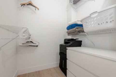 Снять в аренду кондоминиум в Майами-Бич, Флорида 1 спальня, 70.61м2, № 2077476 - фото 26