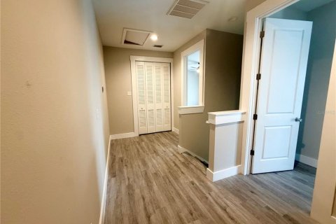 House in Tampa, Florida 3 bedrooms, 191.38 sq.m. № 2277332 - photo 26
