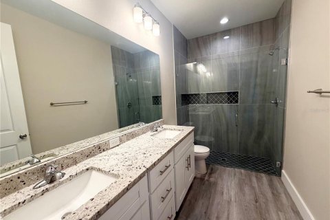 House in Tampa, Florida 3 bedrooms, 191.38 sq.m. № 2277332 - photo 12