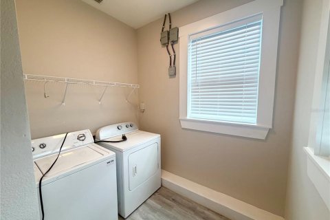 House in Tampa, Florida 3 bedrooms, 191.38 sq.m. № 2277332 - photo 15
