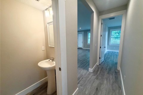 House in Tampa, Florida 3 bedrooms, 191.38 sq.m. № 2277332 - photo 17