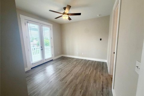 House in Tampa, Florida 3 bedrooms, 191.38 sq.m. № 2277332 - photo 19