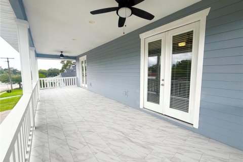 House in Tampa, Florida 3 bedrooms, 191.38 sq.m. № 2277332 - photo 3