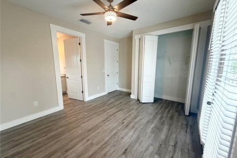 House in Tampa, Florida 3 bedrooms, 191.38 sq.m. № 2277332 - photo 18