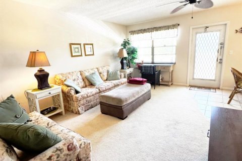 Condo in Deerfield Beach, Florida, 2 bedrooms № 2188493 - photo 8