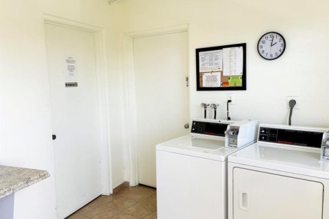 Condo in Deerfield Beach, Florida, 2 bedrooms № 2188493 - photo 27