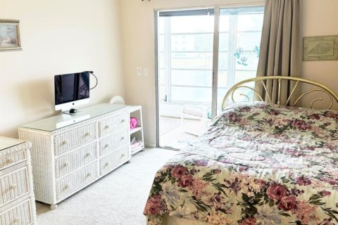 Condo in Deerfield Beach, Florida, 2 bedrooms № 2188493 - photo 17