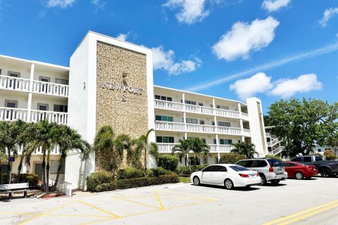 Condo in Deerfield Beach, Florida, 2 bedrooms № 2188493