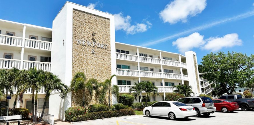 Condo in Deerfield Beach, Florida, 2 bedrooms № 2188493
