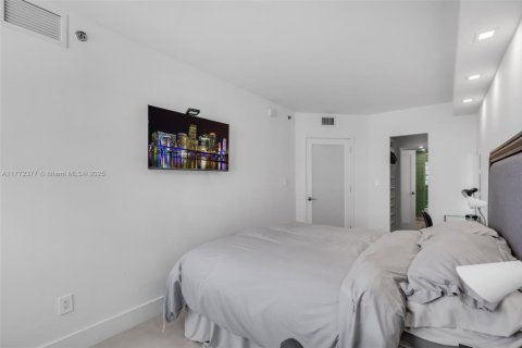 Condominio en venta en Miami Beach, Florida, 1 dormitorio, 51.1 m2 № 1860989 - foto 12