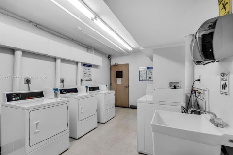 Condominio en venta en Miami Beach, Florida, 1 dormitorio, 51.1 m2 № 1860989 - foto 17