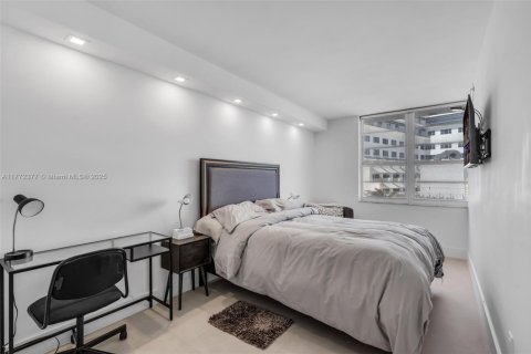Condominio en venta en Miami Beach, Florida, 1 dormitorio, 51.1 m2 № 1860989 - foto 10