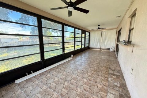 House in Sarasota, Florida 3 bedrooms, 142.79 sq.m. № 2200371 - photo 30