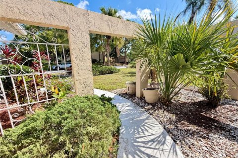 House in Sarasota, Florida 3 bedrooms, 142.79 sq.m. № 2200371 - photo 7