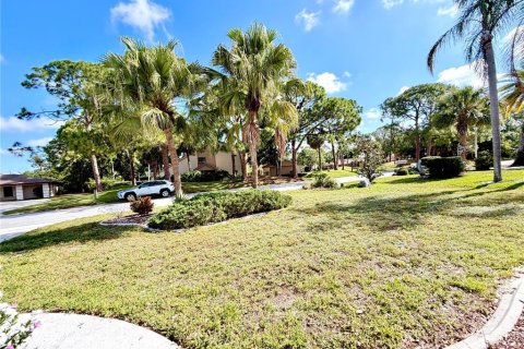 House in Sarasota, Florida 3 bedrooms, 142.79 sq.m. № 2200371 - photo 8