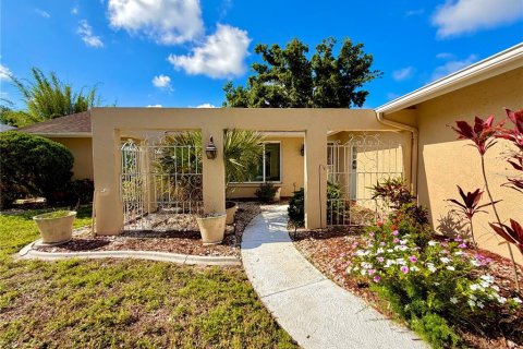 House in Sarasota, Florida 3 bedrooms, 142.79 sq.m. № 2200371 - photo 5