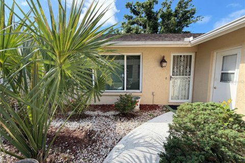 House in Sarasota, Florida 3 bedrooms, 142.79 sq.m. № 2200371 - photo 6