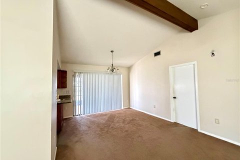 House in Sarasota, Florida 3 bedrooms, 142.79 sq.m. № 2200371 - photo 12