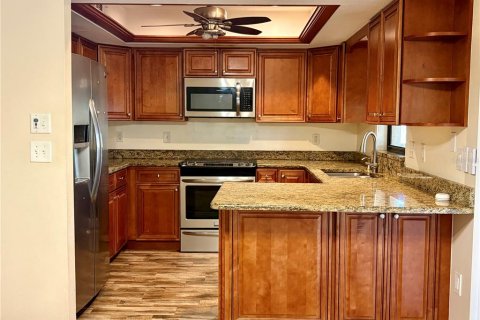 House in Sarasota, Florida 3 bedrooms, 142.79 sq.m. № 2200371 - photo 14