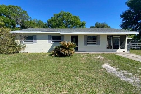 House in Plant City, Florida 3 bedrooms, 121.24 sq.m. № 2215744