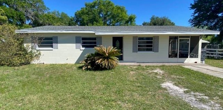 House in Plant City, Florida 3 bedrooms, 121.24 sq.m. № 2215744