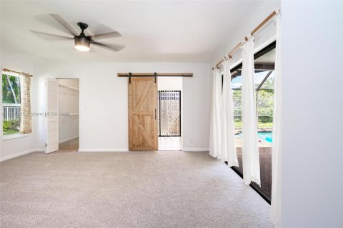 House in Coral Springs, Florida 5 bedrooms, 272.58 sq.m. № 1747921 - photo 16