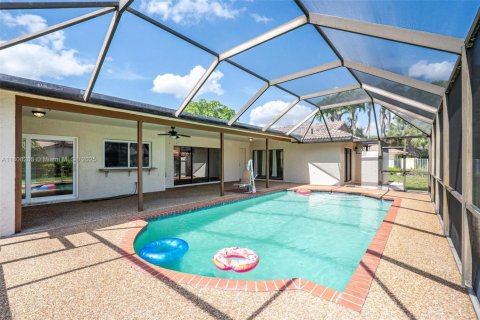 House in Coral Springs, Florida 5 bedrooms, 272.58 sq.m. № 1747921 - photo 27