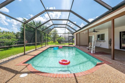 House in Coral Springs, Florida 5 bedrooms, 272.58 sq.m. № 1747921 - photo 28