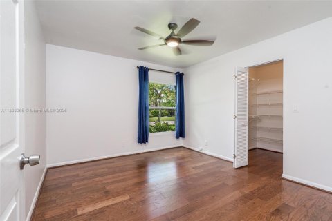 House in Coral Springs, Florida 5 bedrooms, 272.58 sq.m. № 1747921 - photo 26