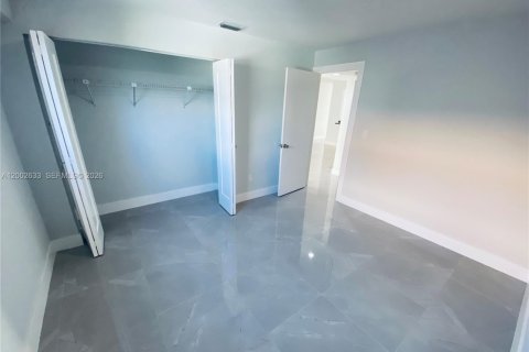 Condo in Miami, Florida, 2 bedrooms № 2253887 - photo 27
