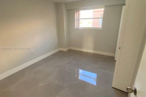 Condo in Miami, Florida, 2 bedrooms № 2253887 - photo 26