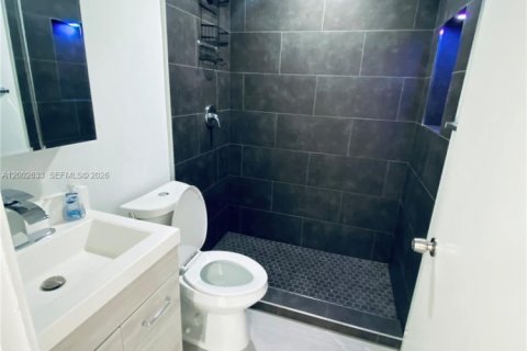 Condo in Miami, Florida, 2 bedrooms № 2253887 - photo 23