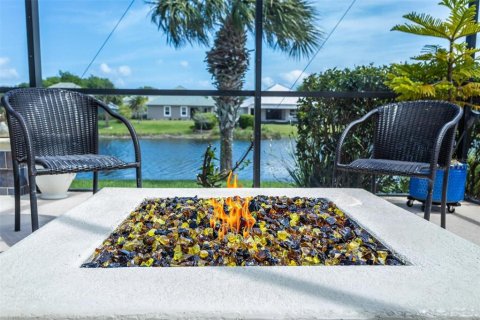 House in Palm Coast, Florida 4 bedrooms, 235.41 sq.m. № 1877419 - photo 3