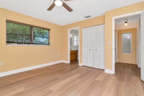 House in Palm Harbor, Florida 2 bedrooms, 124.58 sq.m. № 1907527 - photo 9