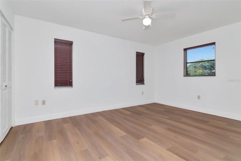 House in Palm Harbor, Florida 2 bedrooms, 124.58 sq.m. № 1907527 - photo 12