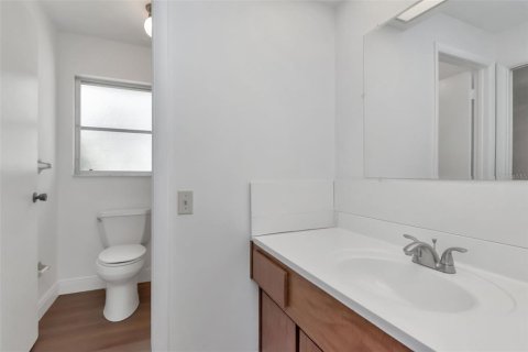 House in Palm Harbor, Florida 2 bedrooms, 124.58 sq.m. № 1907527 - photo 18