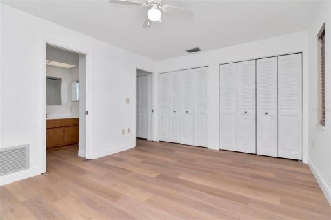 House in Palm Harbor, Florida 2 bedrooms, 124.58 sq.m. № 1907527 - photo 15