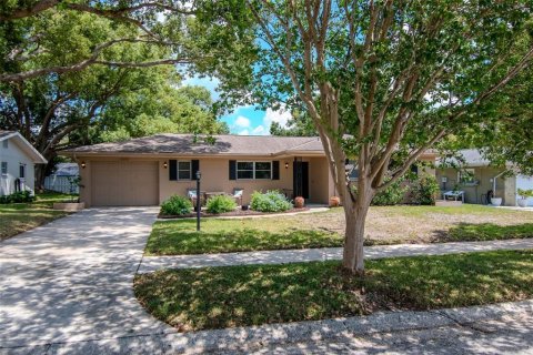 House in Palm Harbor, Florida 2 bedrooms, 124.58 sq.m. № 1907527 - photo 2