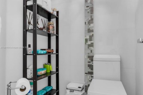 Casa en venta en Doral, Florida, 4 dormitorios, 232.07 m2 № 1964788 - foto 30