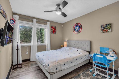 Casa en venta en Doral, Florida, 4 dormitorios, 232.07 m2 № 1964788 - foto 19