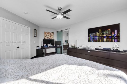 Casa en venta en Doral, Florida, 4 dormitorios, 232.07 m2 № 1964788 - foto 28