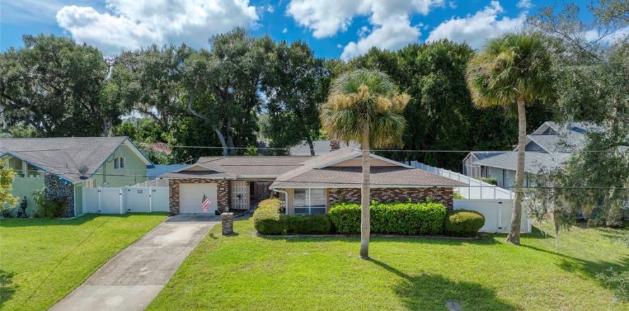 Casa en Palm Coast, Florida 3 dormitorios, 189.89 m2 № 1900338