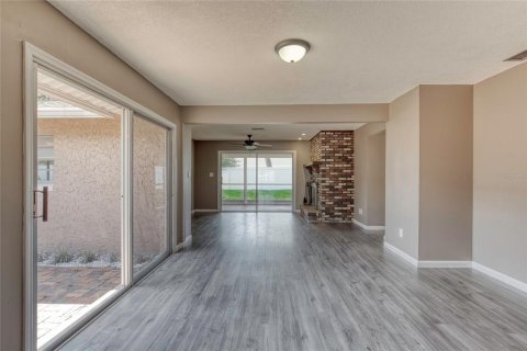 Casa en venta en Palm Coast, Florida, 3 dormitorios, 189.89 m2 № 1900338 - foto 11
