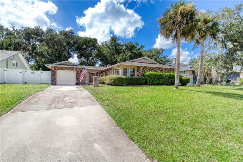 Casa en venta en Palm Coast, Florida, 3 dormitorios, 189.89 m2 № 1900338 - foto 2