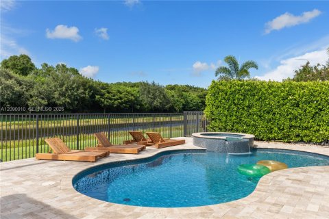 House in Delray Beach, Florida 6 bedrooms, 402.36 sq.m. № 2368360 - photo 11