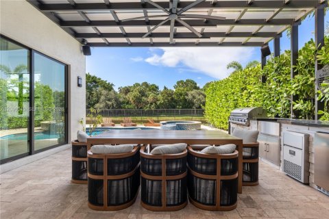 House in Delray Beach, Florida 6 bedrooms, 402.36 sq.m. № 2368360 - photo 4