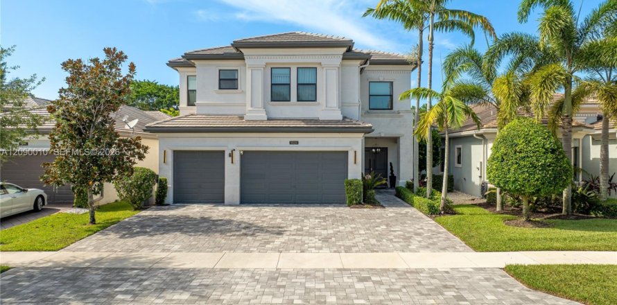 House in Delray Beach, Florida 6 bedrooms, 402.36 sq.m. № 2368360