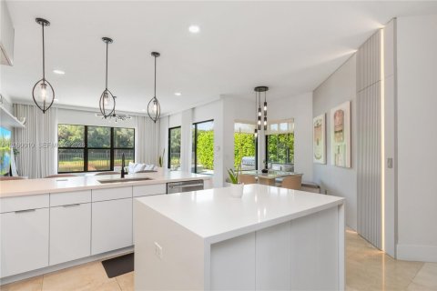 House in Delray Beach, Florida 6 bedrooms, 402.36 sq.m. № 2368360 - photo 24