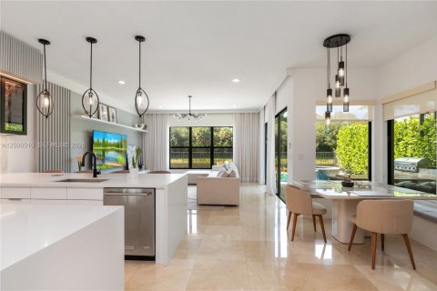 House in Delray Beach, Florida 6 bedrooms, 402.36 sq.m. № 2368360 - photo 23